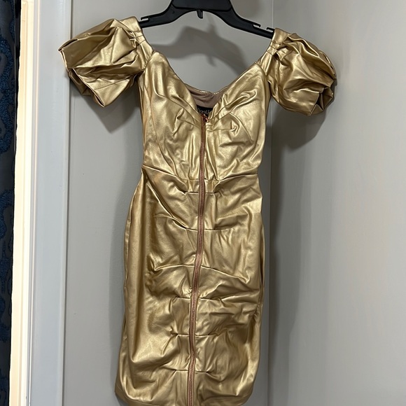 New nookie ZOE MINI DRESS IN METALLIC GOLD. - Picture 2 of 6